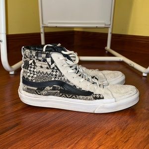 VANS SK8-HI SLIM (ITALIAN WEAVE) WHITE/ BLACK
Size 7.5M & 9W